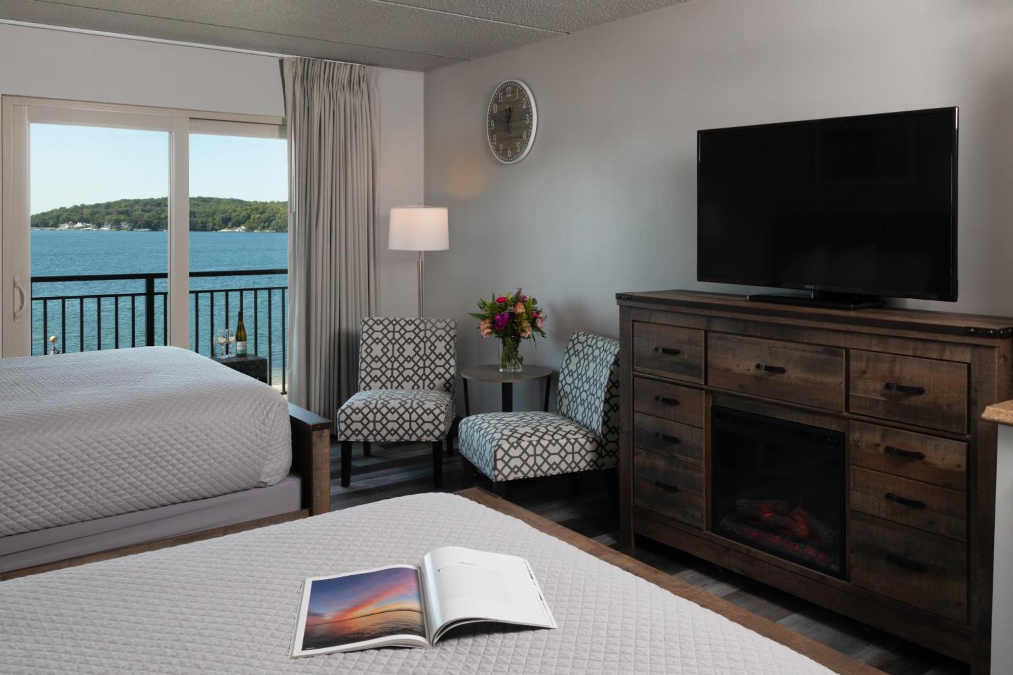 Harbor Shores On Lake Geneva Bilik gambar